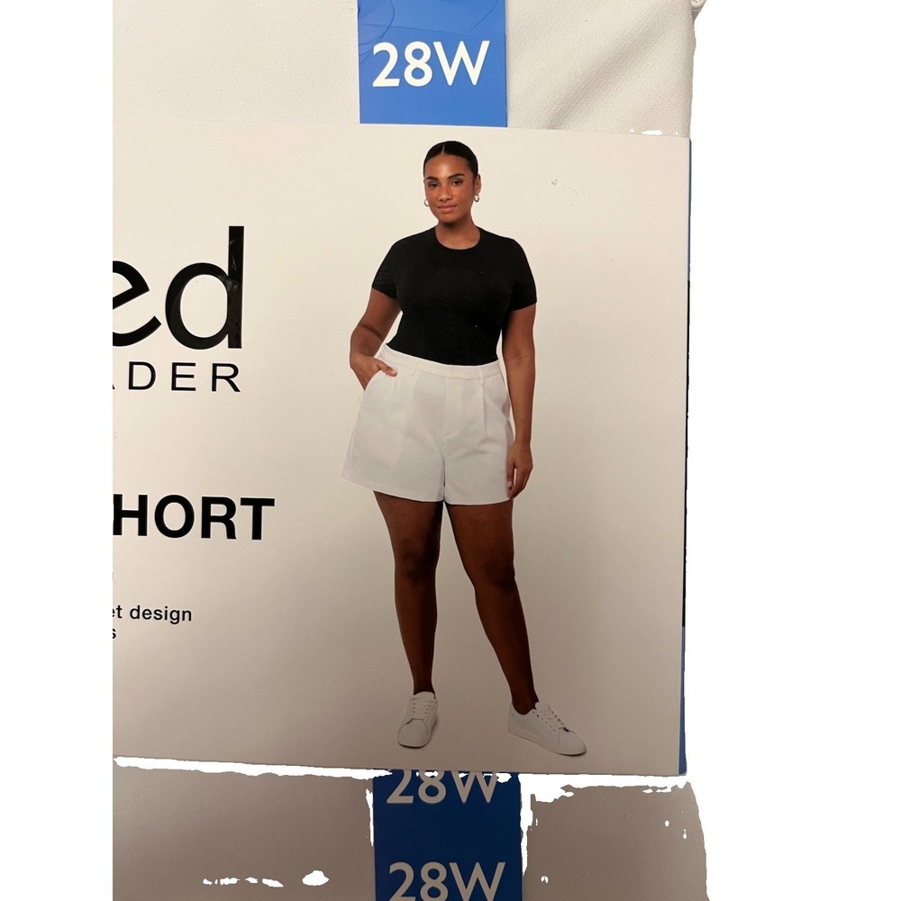 Edited By Remi Bader Women's NWT White Trouser Shorts Sz 28W